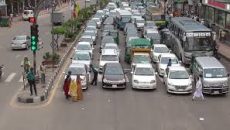 ঢাকার যানজট কমাতে বসছে দেশীয় প্রযুক্তির ট্রাফিক সিগন্যাল বাতি