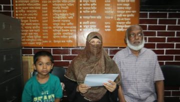 পল্টনে ভূমিদস্যু জহিরুল বাহিনীর বিরুদ্ধে ভুক্তভোগীর সংবাদ সম্মেলন