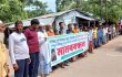 মঠবাড়িয়ায় বাবার সামনে ছেলেকে কুপিয়ে হত্যার বিচার দাবিতে মানববন্ধন
