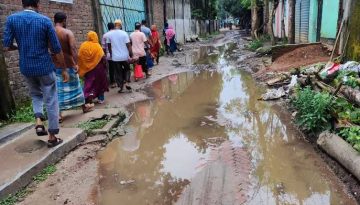 গাজীপুরে ১ কিলোমিটার সড়কে দুর্ভোগ