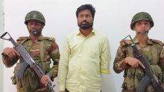 চুয়াডাঙ্গায় শীর্ষ সন্ত্রাসী নফর অস্ত্রসহ গ্রেপ্তার