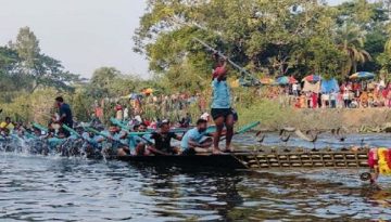 কোটালীপাড়ায় কালীপূজা উপলক্ষে নৌকাবাইচ