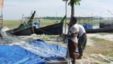 মধ্যরাতে থেকে উঠছে নিষেধাজ্ঞা, ইলিশ ধরতে প্রস্তুত জেলেরা