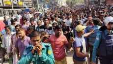 রাজধানীতে ব্যাটারিচালিত রিকশাচালকদের অবরোধে তীব্র যানজট