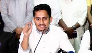 শহীদ পরিবারের অন্তত একজনকে চাকরির ব্যবস্থা করা হবে: সারজিস আলম