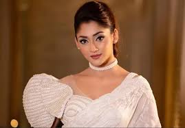 অল্পের জন্য রক্ষা পেলেন পূজা চেরি