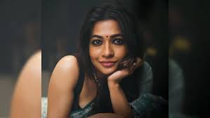 জীবনসঙ্গী খুঁজছেন আজমেরী হক বাঁধন