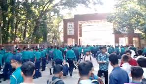 তিতুমীর কলেজ শিক্ষার্থীদের আজও বিক্ষোভ, পুলিশ-সেনা সদস্য মোতায়েন