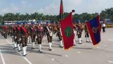 কাদিরাবাদে সেনাবাহিনী প্রধান কুচকাওয়াজ অনুষ্ঠিত