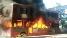 কুড়িল বিশ্বরোডে বিআরটিসির বাসে আগুন