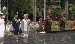 সশস্ত্র বাহিনী দিবস উপলক্ষে শিখা অনির্বাণে রাষ্ট্রপতি ও প্রধান উপদেষ্টার শ্রদ্ধা