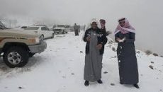 হঠাৎ তুষারে ঢেকে গেল সৌদির মরুভূমি!