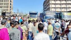 গাজীপুরে শ্রমিকদের টানা অবরোধে মহাসড়কে যানজট, ভোগান্তি