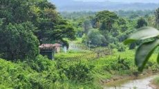 মিয়ানমারের বোমার শব্দে কাঁপছে টেকনাফ সীমান্ত