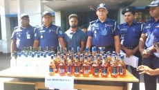 ফেনীতে ১১৫ বোতল বিদেশি মদসহ গ্রেপ্তার ১