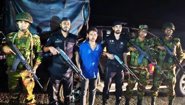 সেনাবাহিনীর গাড়িতে আগুন দেওয়া যুবক নেত্রকোনায় গ্রেপ্তার