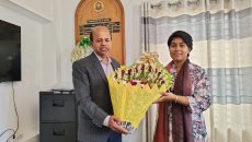 মালয়েশিয়ায় ইউনিভার্সাল ইয়ুথ লিাডারশিপ সামিটে বশেমুরবিপ্রবিপি শিক্ষার্থী নাওমি নাওয়ার