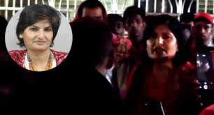 সাংবাদিক মুন্নী সাহা আটক, ছাড়া পেলেন পরিবারের জিম্মায়
