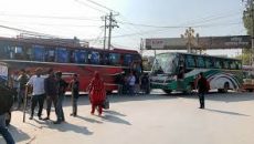 রাজশাহী থেকে বাস চলাচল বন্ধ, যাত্রীদের চরম ভোগান্তি