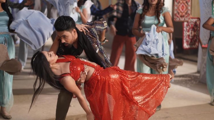 ‘তু হ্যায় জানে মেহবুবা’ হিন্দি গানে প্রিয়া অনন্যা ও সাজ্জাদ