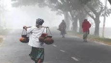 কনকনে শীতে কাঁপছে পঞ্চগড়, দুর্ভোগে দিনমজুরেরা