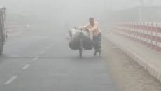 কুড়িগ্রামে টানা ৬ দিন সূর্যের দেখা নেই, বিপাকে নিম্ন আয়ের মানুষ