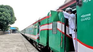 কর্মবিরতি প্রত্যাহার শুরু হয়েচে ট্রেন চলাচল