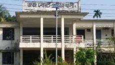 পটুয়াখালীতে আদালত চত্বর থেকে যুবককে তুলে নিয়ে হাতুড়িপেটা করার অভিযোগ