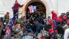 ক্যাপিটল হিলে দাঙ্গায় ১৫০০ জনকে ক্ষমা করলেন ট্রাম্প