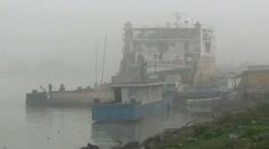 ঘন কুয়াশায় দৌলতদিয়া-পাটুরিয়া নৌরুটে ফেরি চলাচল বন্ধ