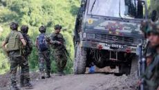 কাশ্মিরে ভারতীয় তিন সৈন্য নিহত