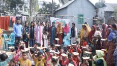 টাঙ্গাইলে স্বেচ্ছাসেবী তরুণদের উদ্যোগে পথশিশুদের নিয়ে পিঠা উৎসব