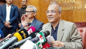 ‘সীমান্তের দেড়শ গজের মধ্যে কাঁটাতারের বেড়া দিতে পারবে না ভারত’