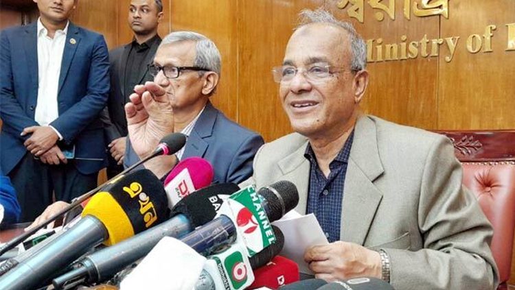 ‘সীমান্তের দেড়শ গজের মধ্যে কাঁটাতারের বেড়া দিতে পারবে না ভারত’