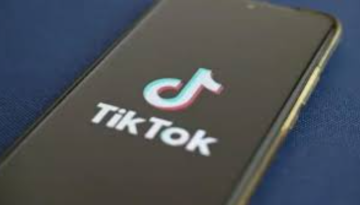 পাকিস্তানে টিকটক করায় মেয়েকে গুলি করে হত্যা করলেন বাবা