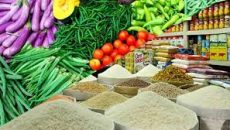 সবজিতে স্বস্তি ফিরলেও চড়া চাল-মাছের বাজার