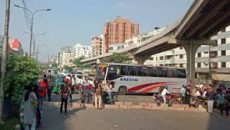 মহাখালী বাস টার্মিনালের সড়ক অবরোধ, তীব্র যানজট