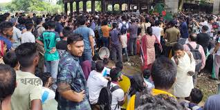 দাবিতে অনড় রানিং স্টাফরা, আলোচনার পথ খোলা