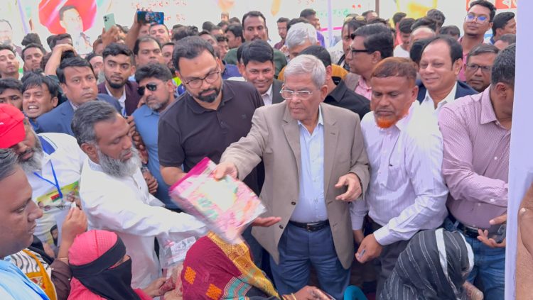 সরকারের সহায়তায় নতুন দল গঠন করলে জনগণ মেনে নিবে না: মির্জা ফখরুল