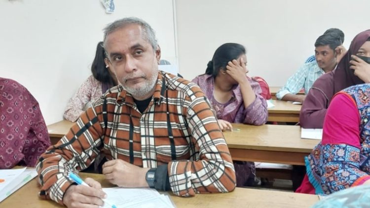 জবিতে বি ইউনিটে পরীক্ষার্থী পঞ্চাশোর্ধ তৌহিদুর রহমান