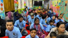 প্রতিবন্ধীদের নি:স্বার্থ সহযোগিতা করার আহবান পার্বত্য উপদেষ্টার