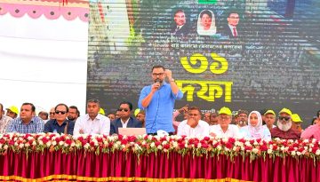 ষড়যন্ত্রকারীরা অন্তবর্তী সরকারের মাঝখানে ঢুকে গেছে: আমিনুল হক