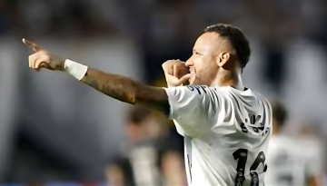 পেনাল্টিতে ফাঁড়া কাটালেন নেইমার