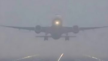 ঘন কুয়াশায় ঢাকায় নামতে না পেরে ৩ ফ্লাইট গেল কলকাতায়