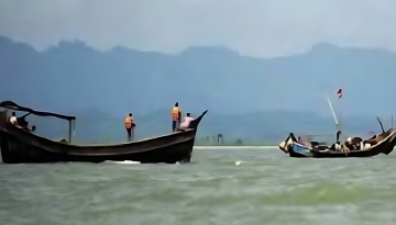 আট বছর পর নাফ নদে মাছ ধরার অনুমতি