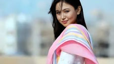 কাকে খোঁচা দিলেন চমক