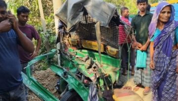 কালিয়াকৈরে ট্রাক-সিএনজি’র সংঘর্ষে নিহত ৩