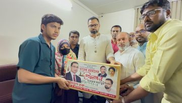 গণঅভ্যুত্থানে শহীদ পরিবারের মাঝে ইফতার সামগ্রী দিলেন আমিনুল হক