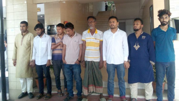 ঈদযাত্রার রেলওয়ের টিকিট কালোবাজারি চক্রের মূলহোতাসহ গ্রেপ্তার ৮