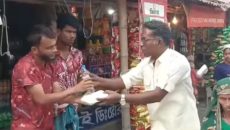 নেত্রকোণায় রমজানে দৃষ্টান্ত স্হাপন, মাসব্যাপী ইফতার বিতরন করছেন রনি